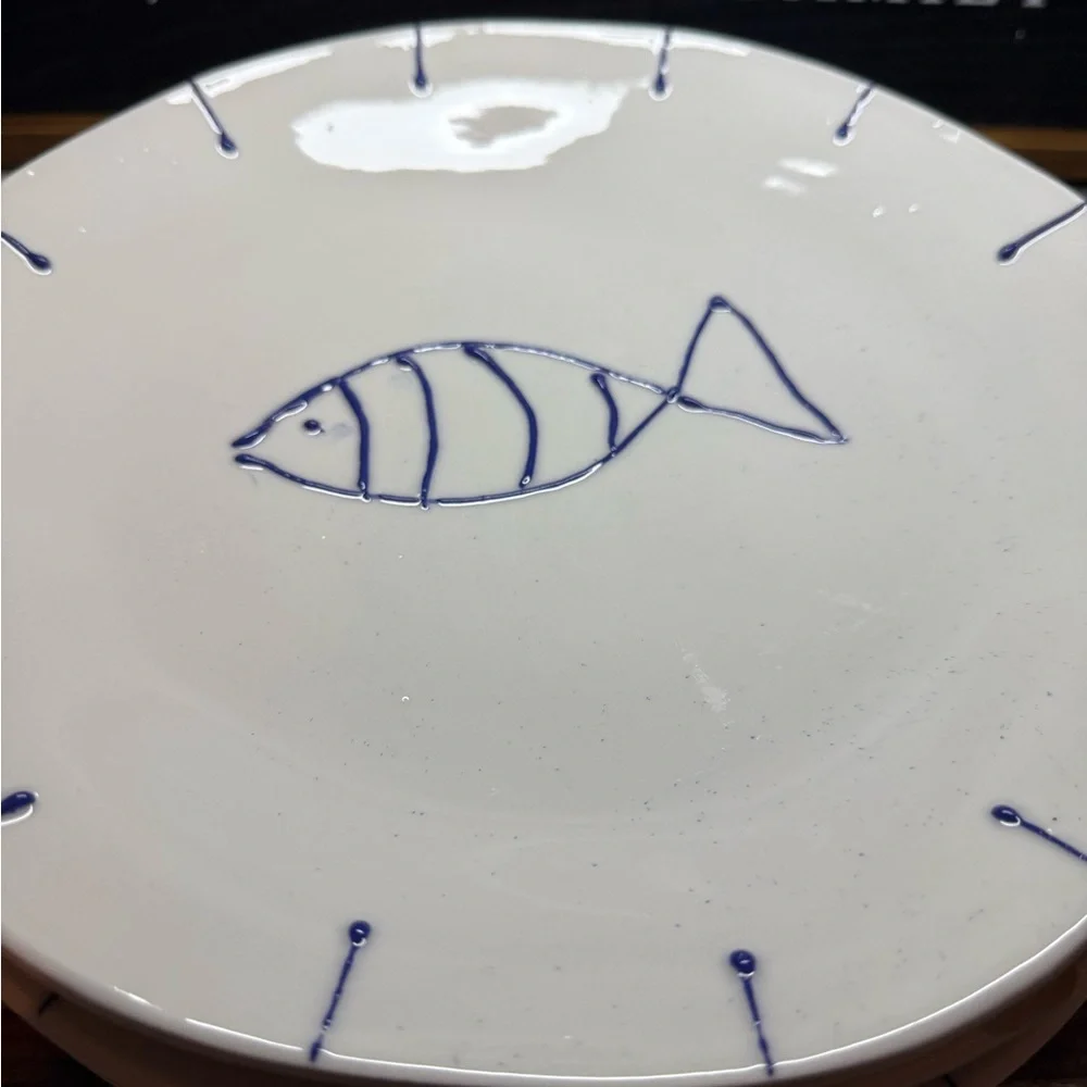 Ceramic Fish Accent Dinner Plates - White with Blue Detail